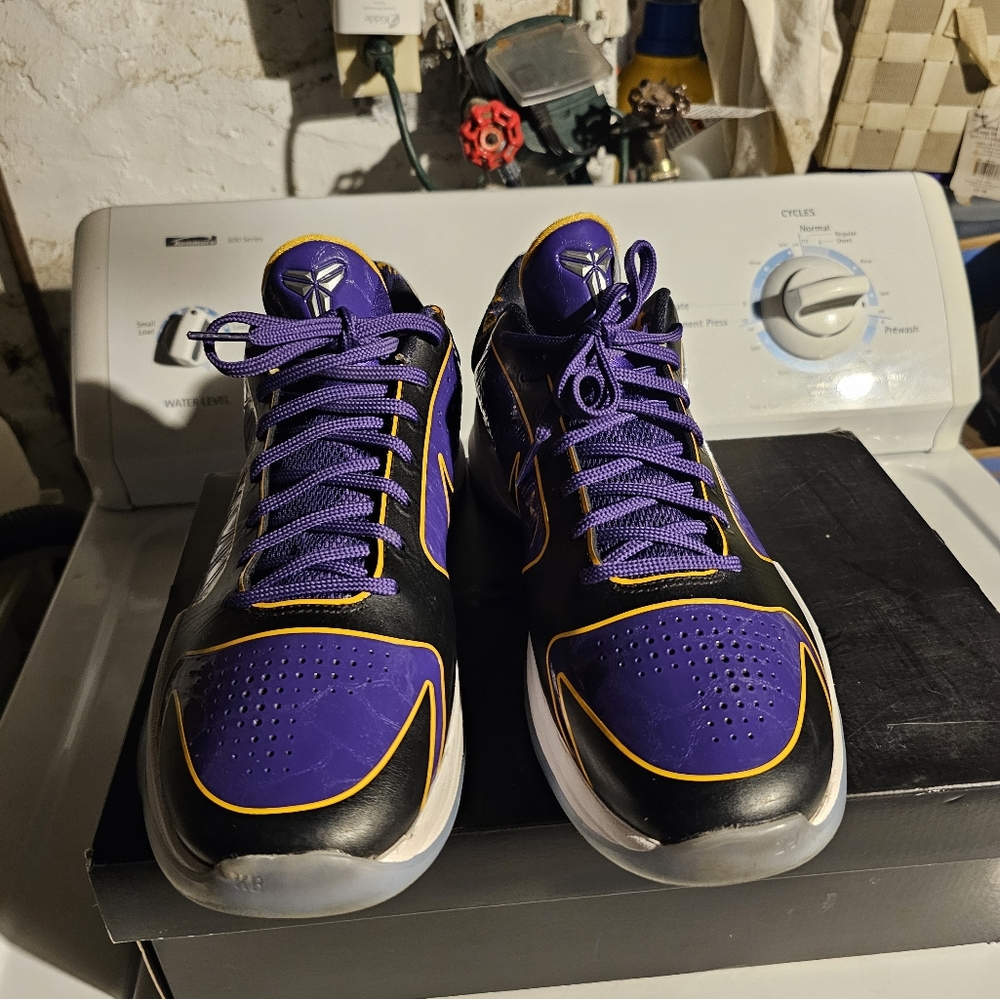 Sneakers